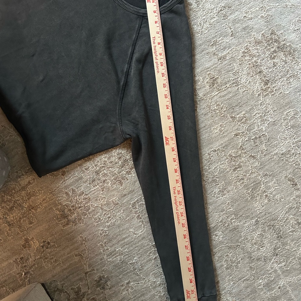 Universal Thread Women's Dark Gray Sweatshirt - Picture 6 of 7